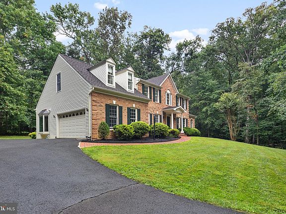 3rd image of 10610 Winslow Dr