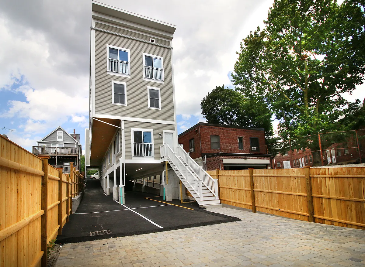 Building Photo - 4 Kemp St #4