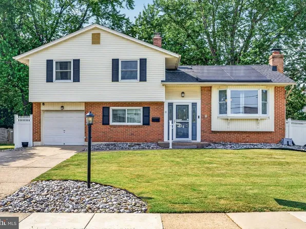19 CHARTER OAK LANE, MARLTON, NJ 08053