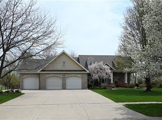 867 Elk Ridge Rd, Northwood, OH 43619