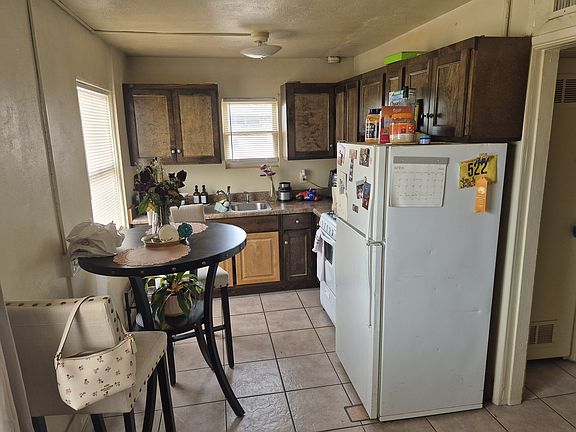 5th image of 1820 N Bell Ave #1