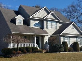 40 Highland Dr, Jackson, NJ 08527