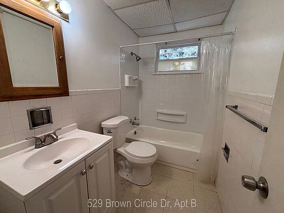 5th image of 529 Brown Circle Dr APT B