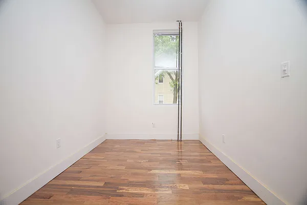 Rented by Nooklyn NYC LLC | media 17