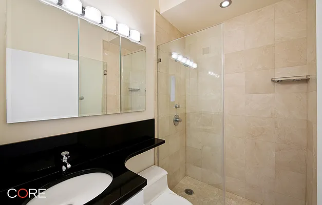 Rented by CORE | media 9