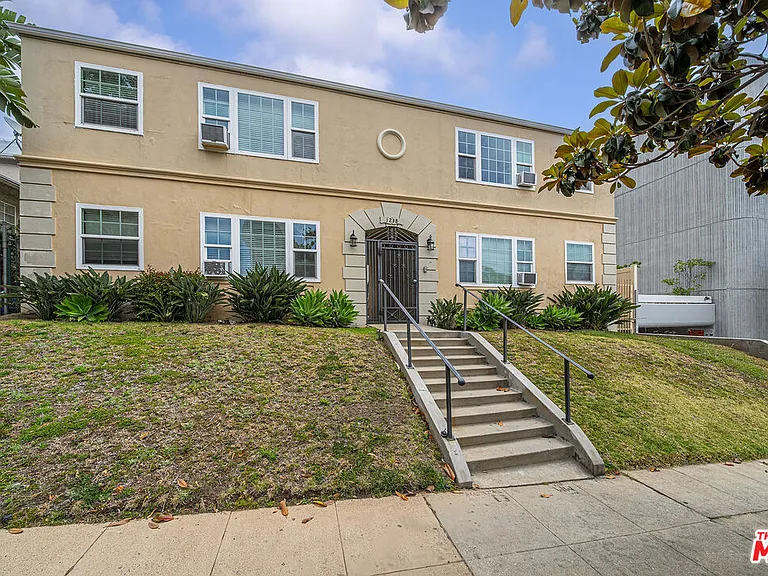 1238 S Beverly Glen Blvd #17 — Photo 22
