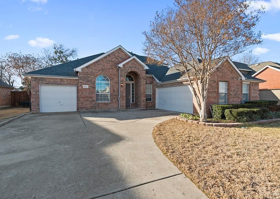 1st image of 2211 Forest Creek Dr