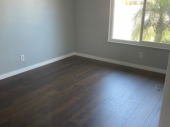 4th image of 18625 Montrose St