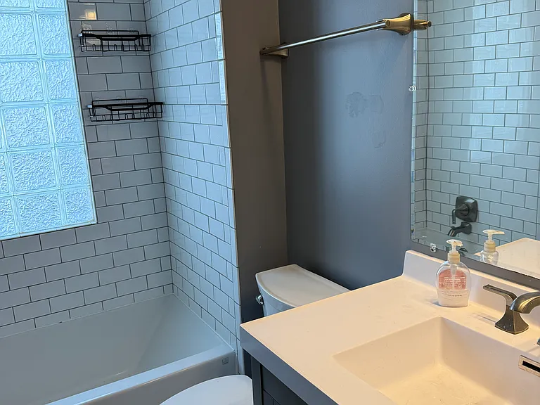 1640 Victoria Ave #1 — Photo 7