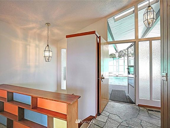 5th image of 8928 286th Pl NW
