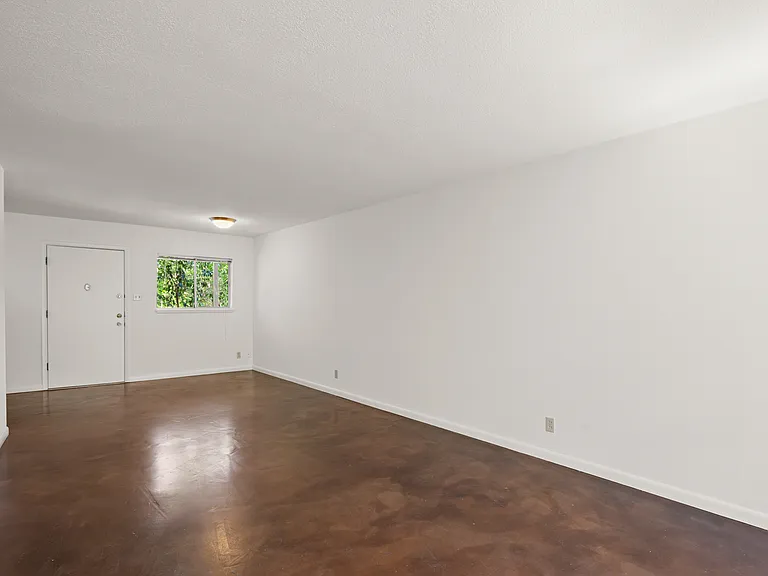 1801 Westlake Dr Apartments — Photo 15