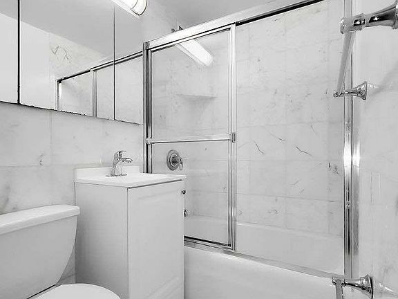 4th image of 1580 York Ave APT 3A