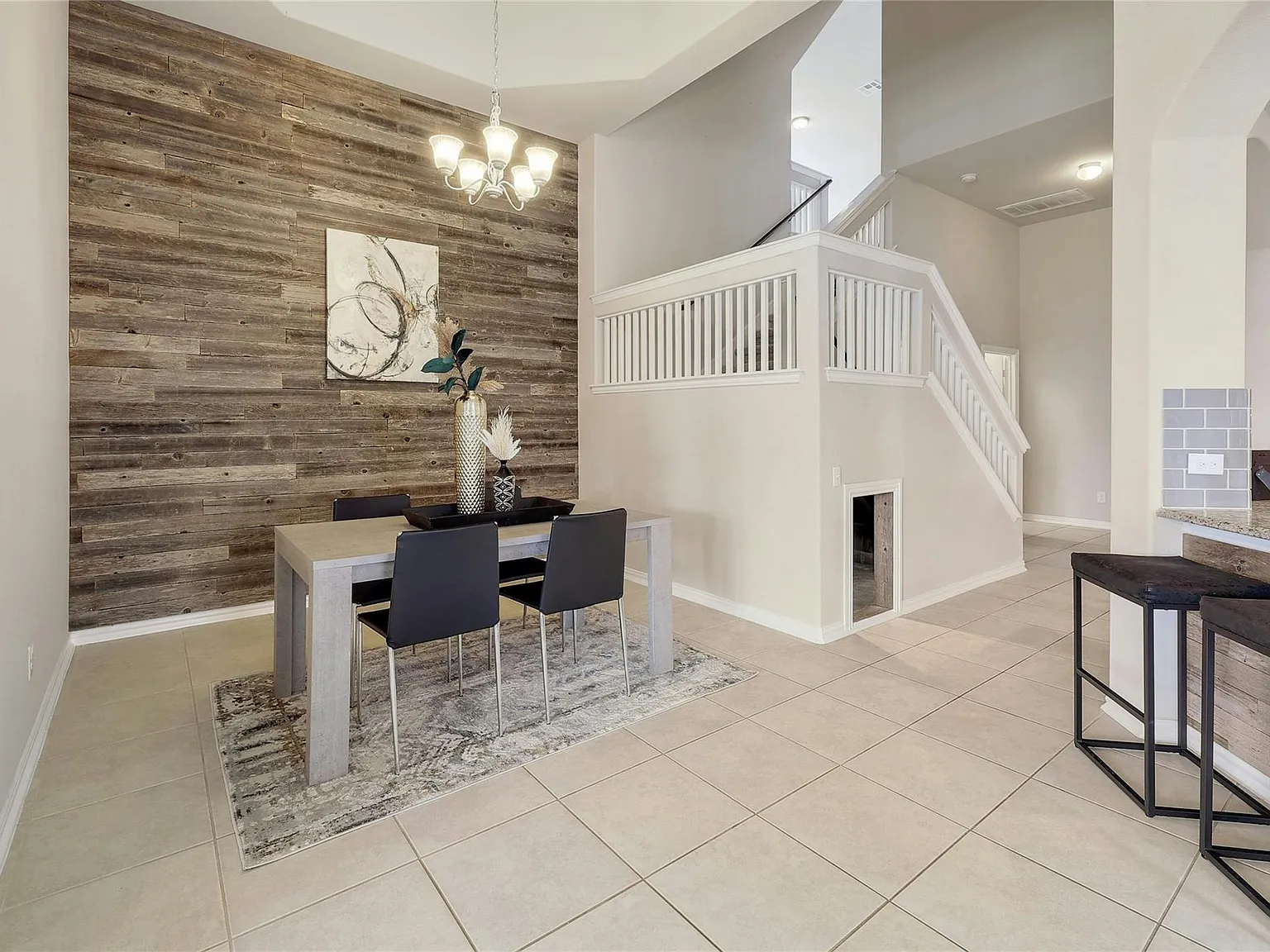 4 bed, 3.0 bath, 2626 sqft, $2,399 — Photo 3