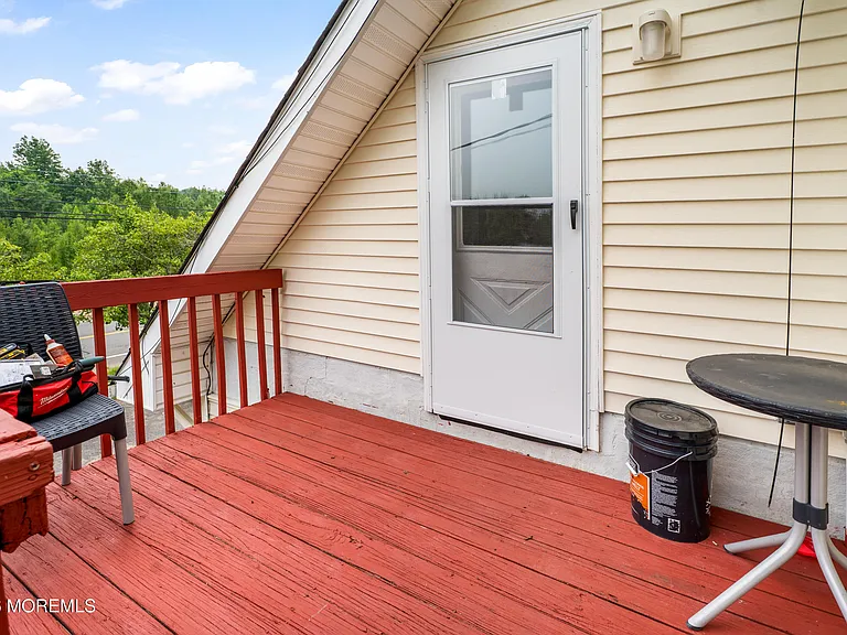 96 Wilson Ave — Photo 2