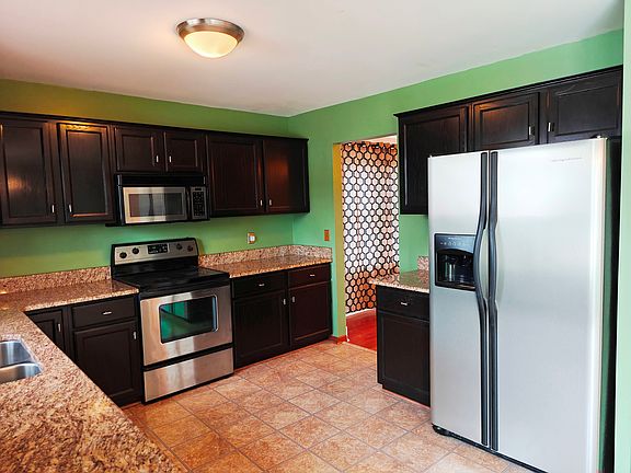 5th image of 43782 Nowland Dr
