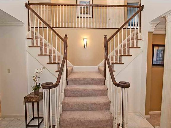 2nd image of 2527 Elkridge Dr