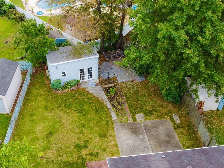 11 Baxter Rd — Photo 32
