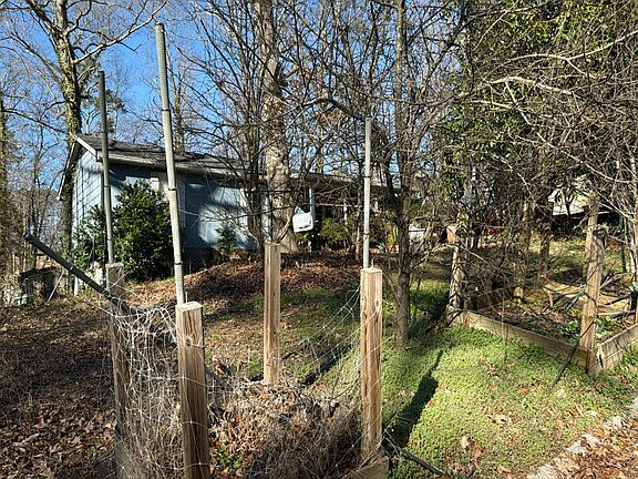 2nd image of 223 Everett Rd