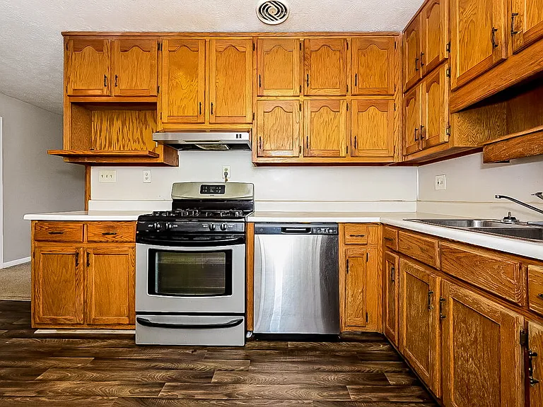 1303 Todiway Ct — Photo 7