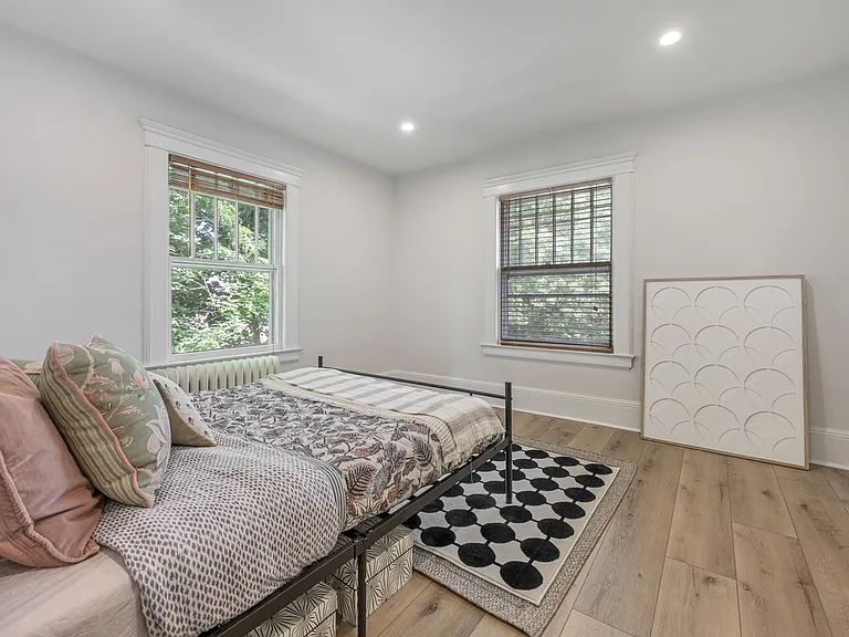 34 Washington Pl #2 — Photo 14