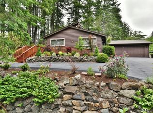 111 E Village View Dr, Allyn, WA 98524