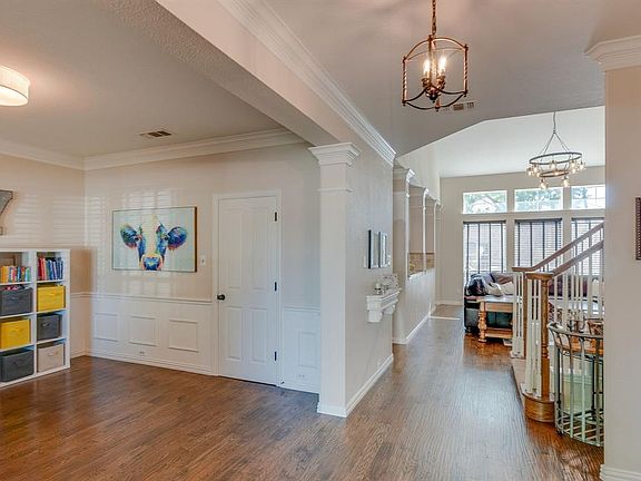 2nd image of 2720 Cliffwood Dr