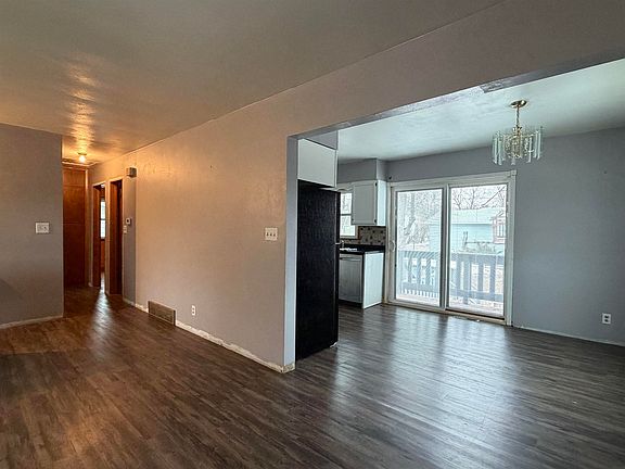 5th image of 2547 W 9th St
