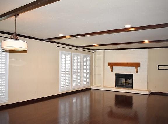3rd image of 2915 Shady Knoll Ln