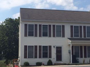 673 Knoll Dr, Mount Joy, PA 17552