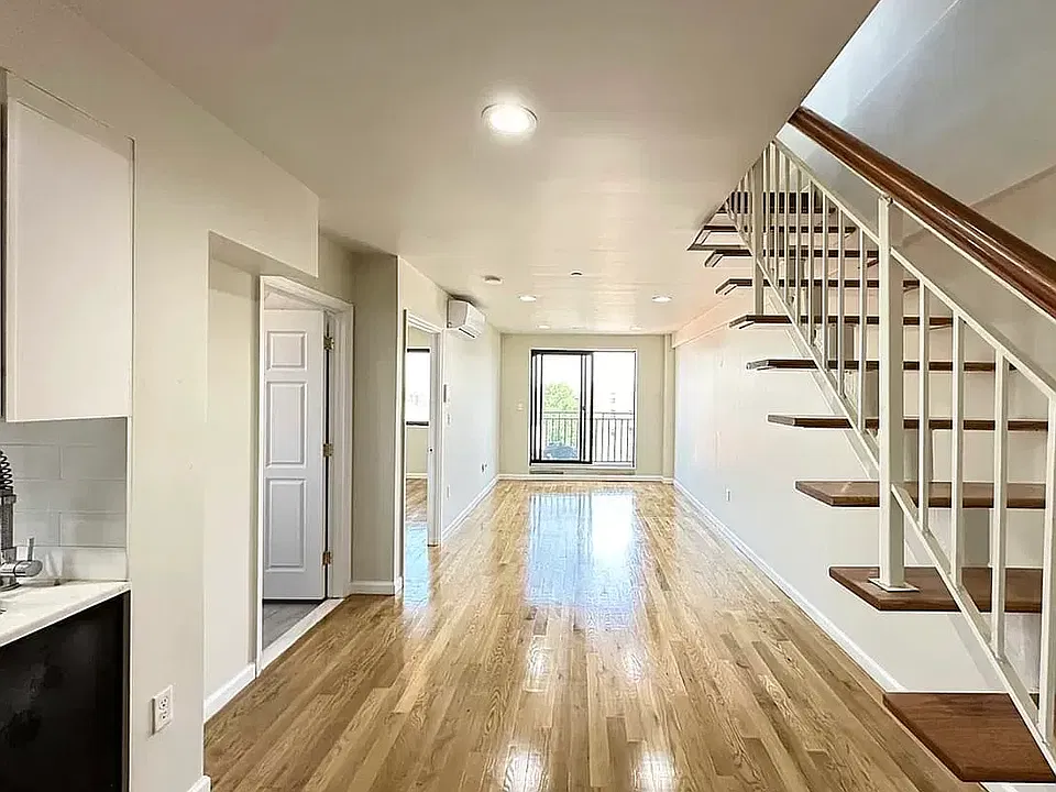 6525 Roosevelt Ave #6B