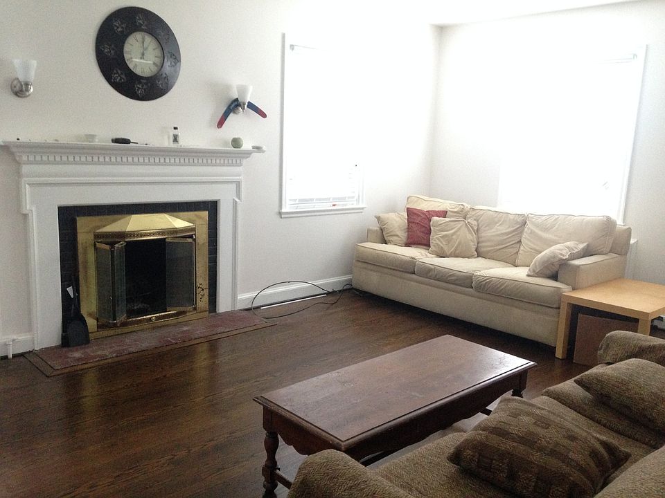 2nd image of 1206 Lakeside Ave