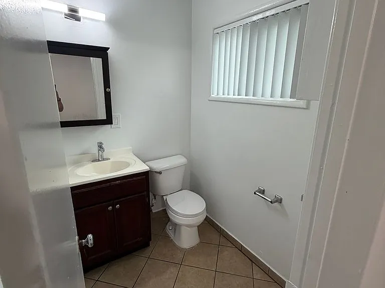 1518-40 E Artesia Blvd — Photo 44