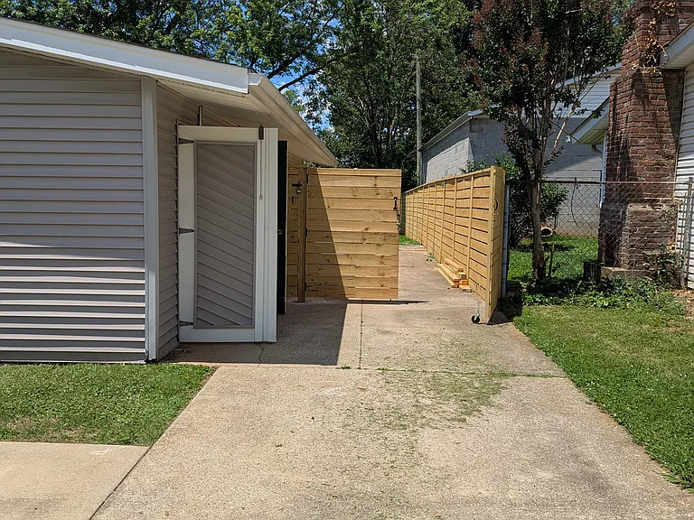 1701 Brentmoor Ln — Photo 17