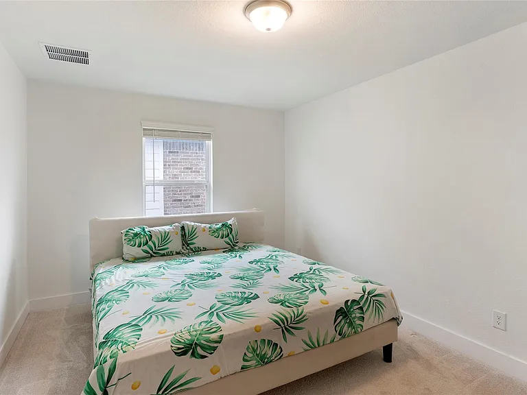 300 Hollister Dr — Photo 24