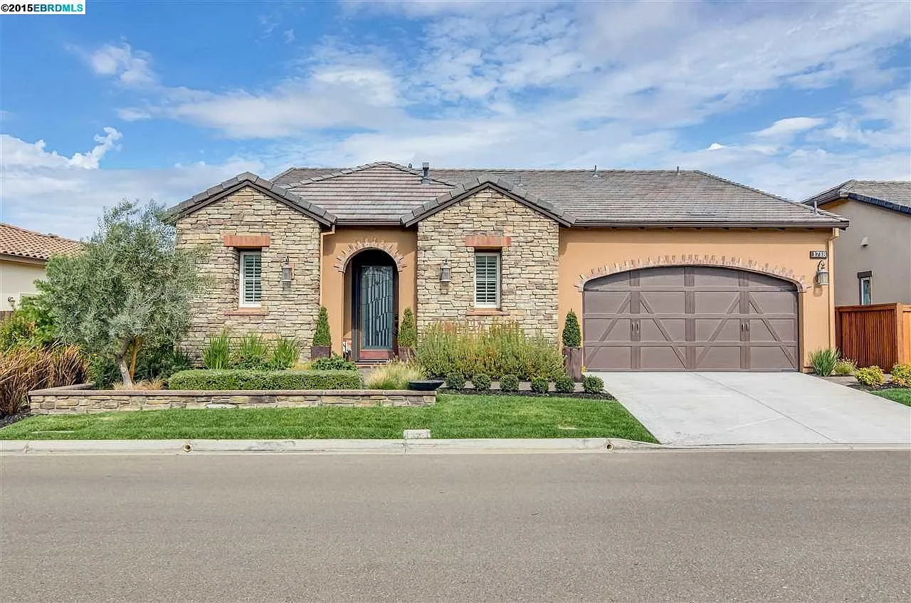 1718 Chardonnay Ln photo 1