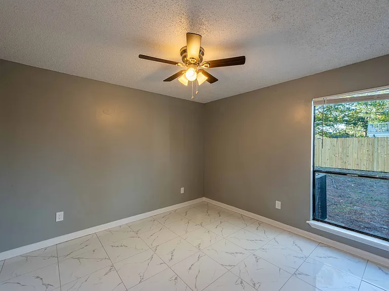 8366 Coralberry Ln — Photo 10