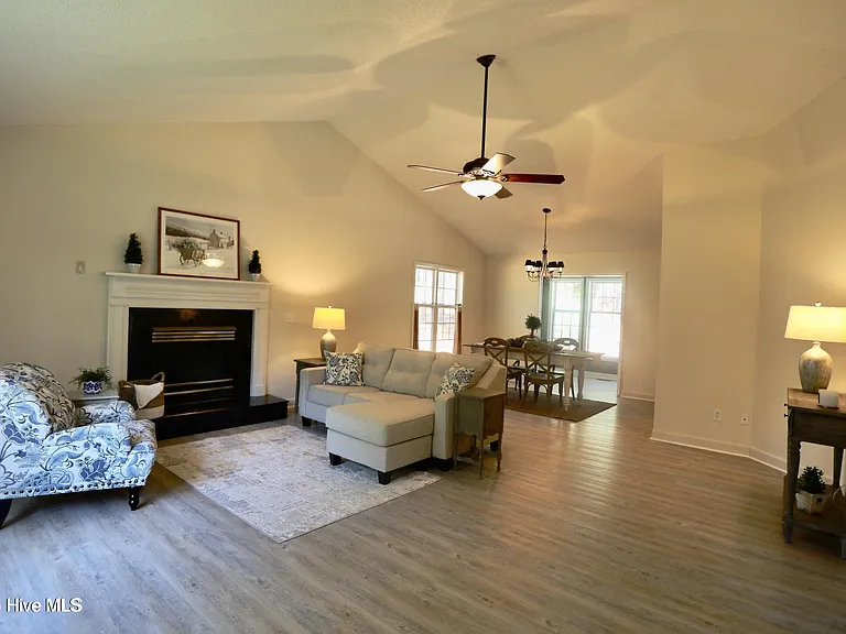 265 Longleaf Dr — Photo 6