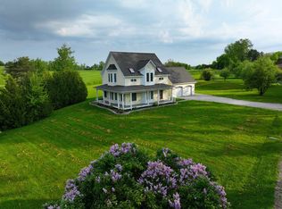 27 Longmeadow Camp Rd, Grand Isle, VT 05458