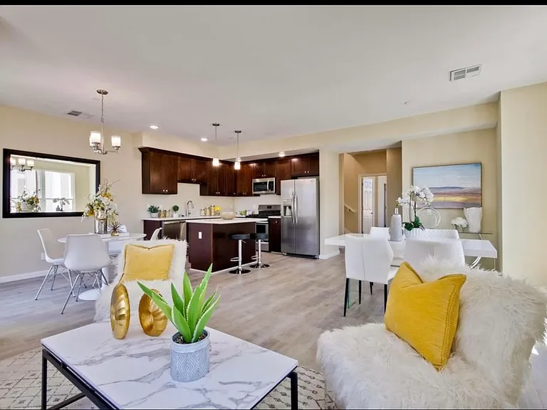 3811 Pioneer Ter — Photo 3