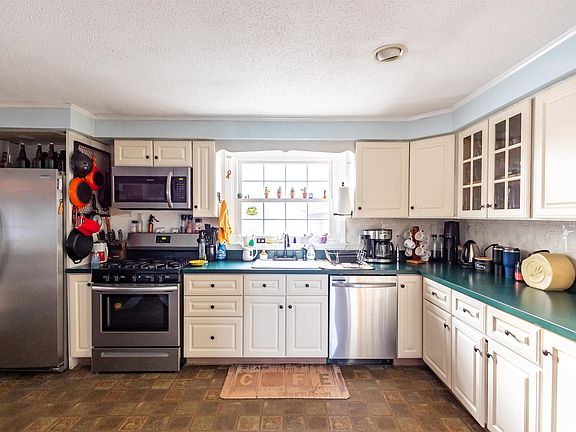4th image of 8 Randlett Street