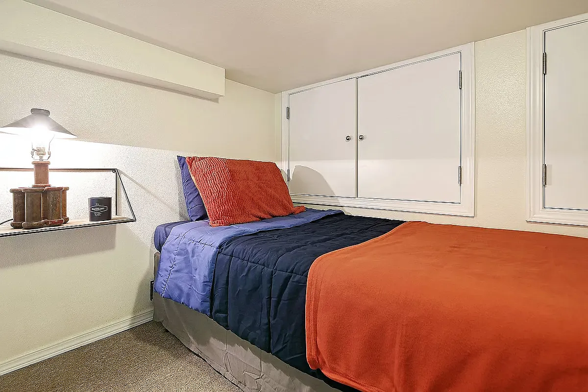 Videre - Courtyard Studios on Cap Hill! — Photo 1