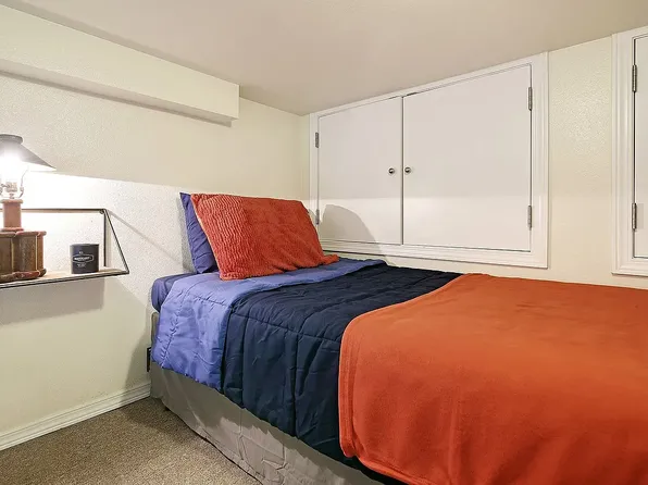 Videre - Courtyard Studios on Cap Hill!