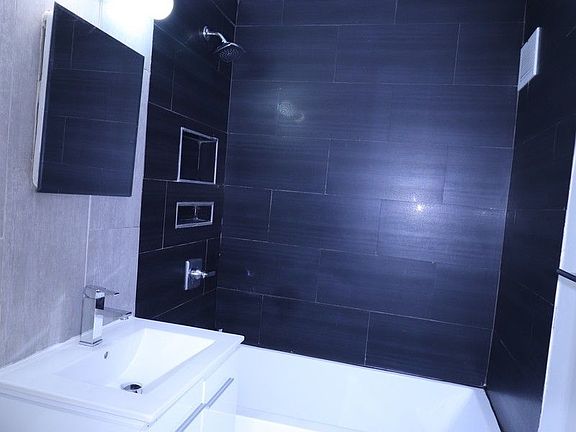 4th image of 41-40 Denman St #4SS