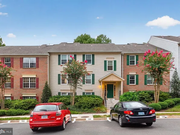 3805 Green Ridge Ct APT 302, Fairfax, VA 22033