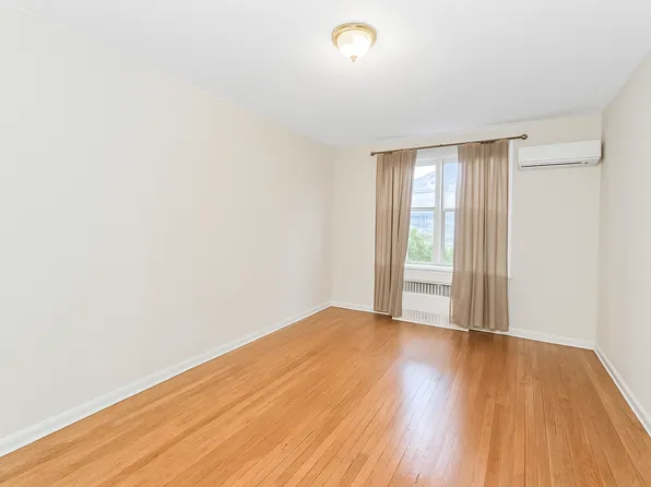 451 100th Street image 13 of 28