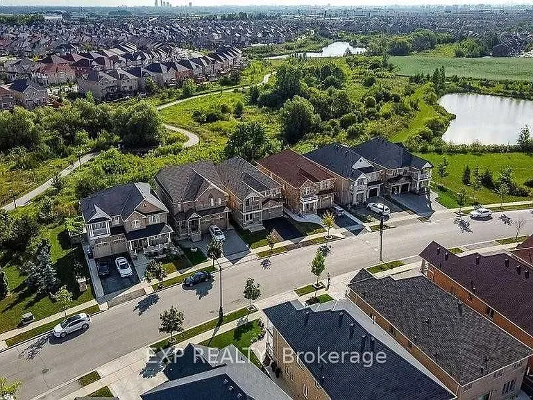 69 Gardenbrooke Trl — Photo 2