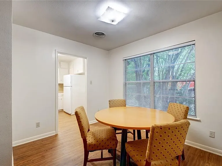 607 Bellevue Pl #B — Photo 9