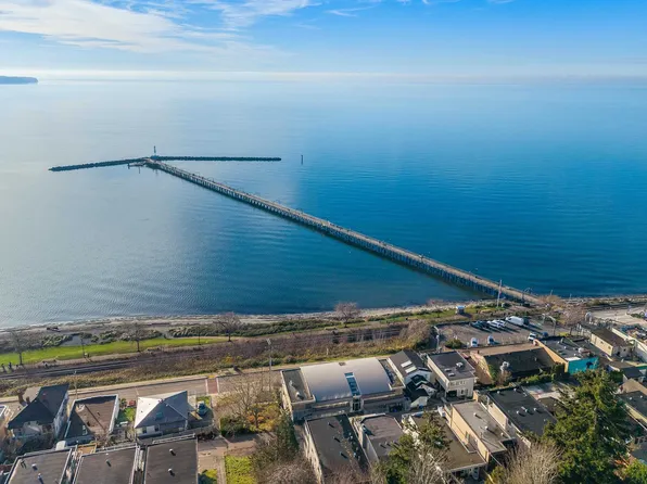 15097 Marine Dr #201, White Rock, BC V4B 1C5