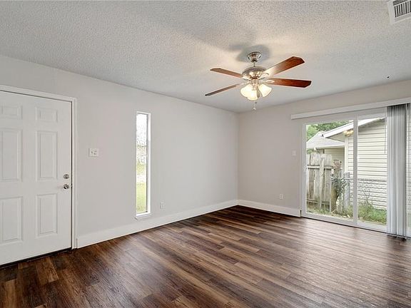 5th image of 2405 Rockridge Dr