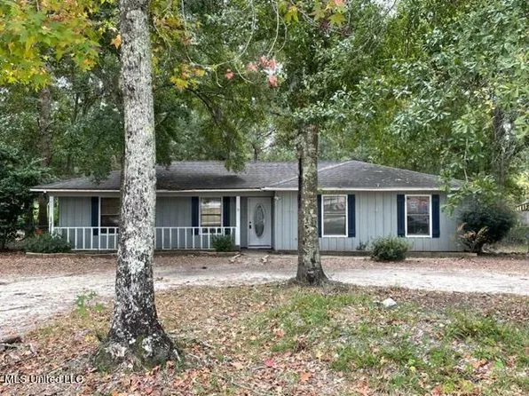 1305 Roys Rd, Gautier, MS 39553